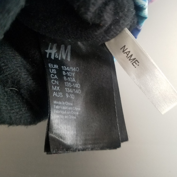 Pair of Kids Winter Gloves - Picture 3 of 6